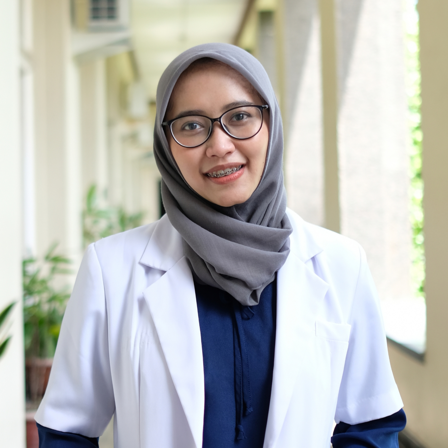 drg. Putri Intan Pratiwi 