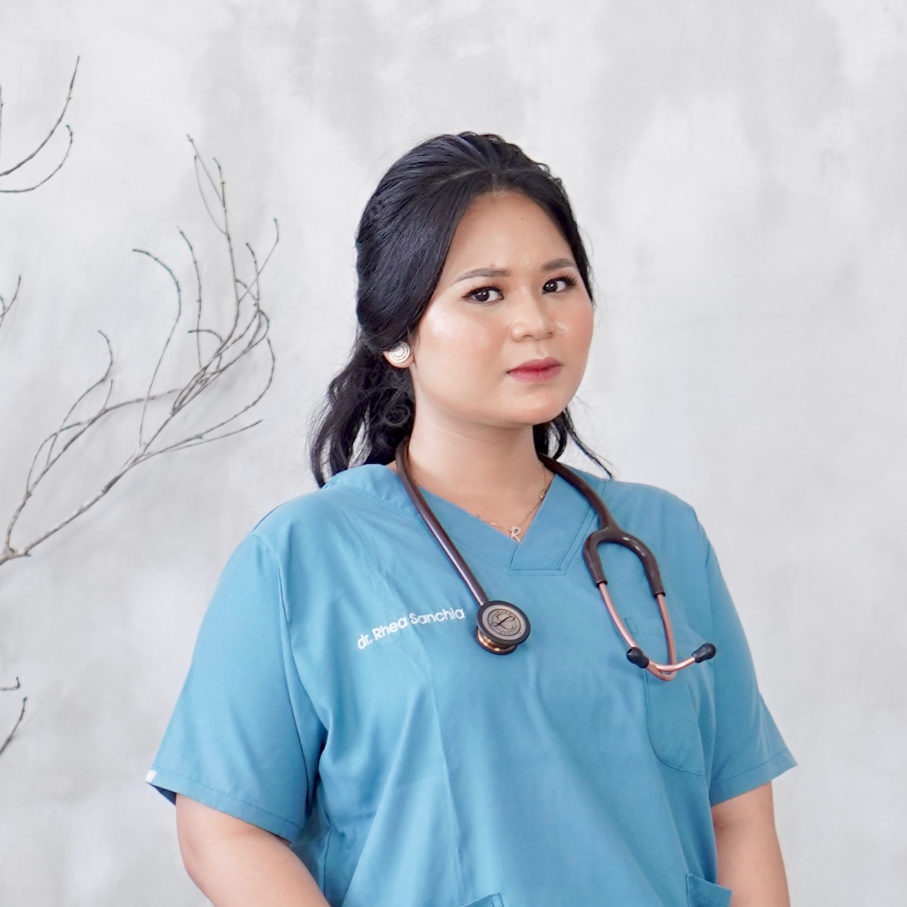 dr Putu Rhea Sanchia, S.Ked 