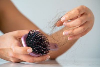 Cara Tepat Tangani Kerontokan Rambut Akibat Covid-19