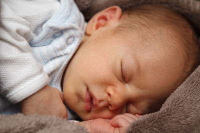 Kenali Gejala dan Cara Mencegah Kekurangan Hormon Tiroid pada Bayi Baru Lahir