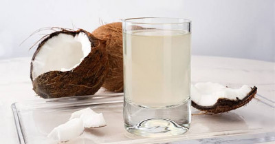 Khasiat Air Kelapa di Tengah Lonjakan Kasus Omicron