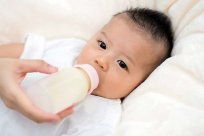 Cara Tepat Sterilisasi Botol Bayi