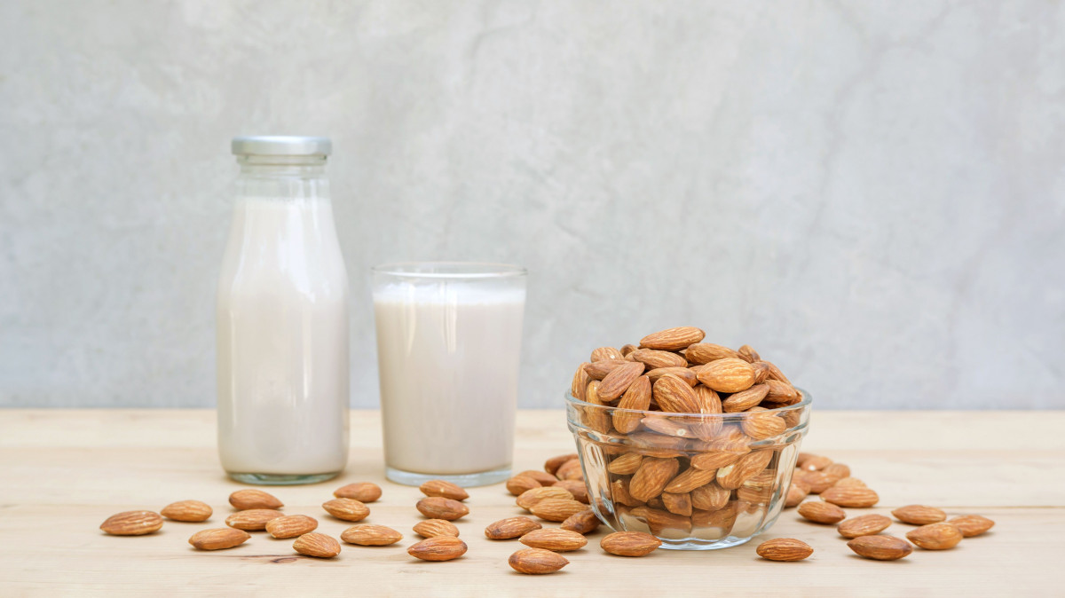 Susu almond.