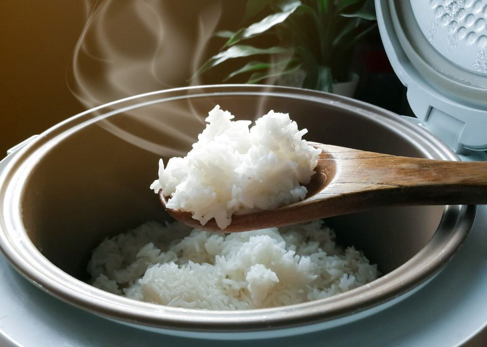 memasak nasi