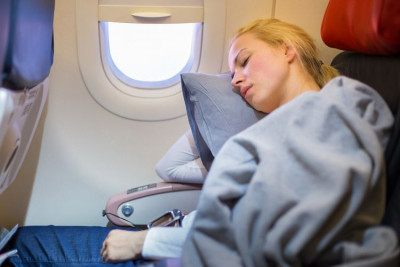 Pilihan Makanan untuk Mengatasi Jet Lag Rekomendasi Ahli