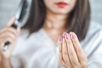 Cara Tepat Atasi Kerontokan Rambut Pasca Terpapar Covid-19