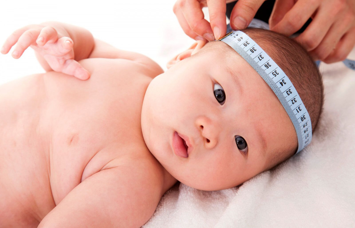 Pentingnya Mengukur Lingkar Kepala Bayi Secara Berkala