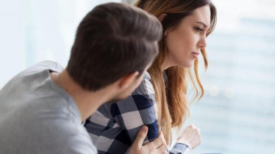 Stres dalam Hubungan Sebabkan Anda Hanya Fokus Pada Perilaku Negatif Pasangan