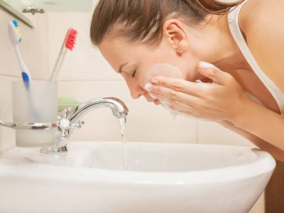 Dilarang Cuci Muka Pakai Sabun Mandi