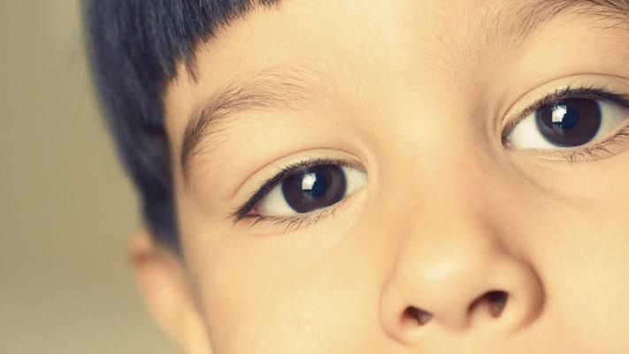 Cara Mengatasi Mata Minus pada Anak