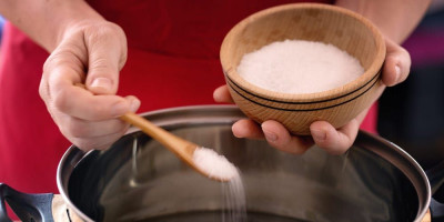 Tips Mengurangi Asupan Natrium yang Bisa Berbahaya Bagi Tubuh