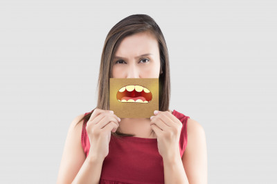 Mulut Bau Karena Menggunakan Masker? Ini Beberapa Penyebabnya