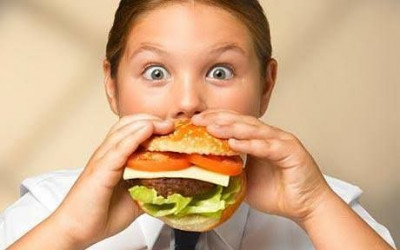 Studi: Makan Seorang Diri Mampu Pengaruhi Berat Badan
