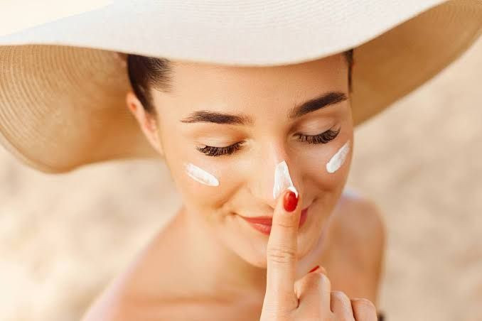 Cara Pakai Sunscreen yang Benar