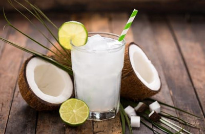 Studi: Manfaat Air Kelapa Bagi Kesehatan