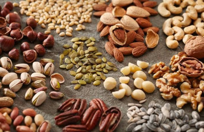 Alasan Kenapa Kacang dan Biji-bijian Jadi Camilan Tepat saat Bekerja Dari Rumah