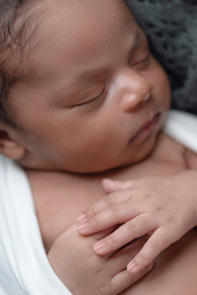 Mengenal Indera Bayi Anda yang Baru Lahir