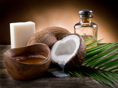 Minyak Kelapa Penyelamat Rambut Rusak