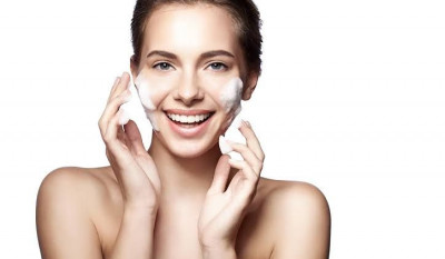 Aturan Mencuci Muka yang Jerawatan, Idealnya Berapa Kali?