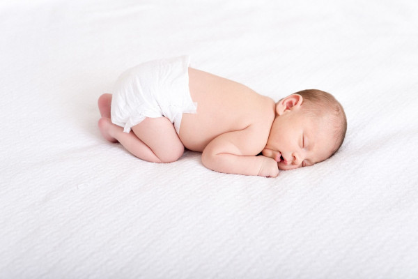 Alasan Si Kecil Wajib Tidur Jam 8 Malam