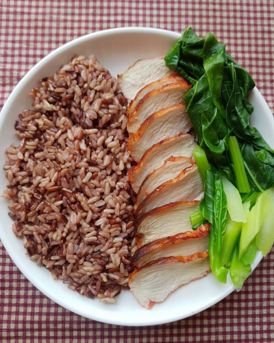 5 MANFAAT NASI MERAH BUAT DIET, SIMAK YUK!