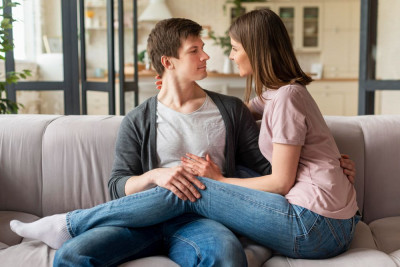 Manfaat Komunikasi Seksual yang Rutin, Salah Satunya Bisa Cegah Perselingkuhan!