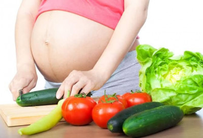 8 Manfaat Timun Bagi Ibu Hamil dan Menyusui