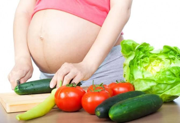 8 Manfaat Timun Bagi Ibu Hamil dan Menyusui
