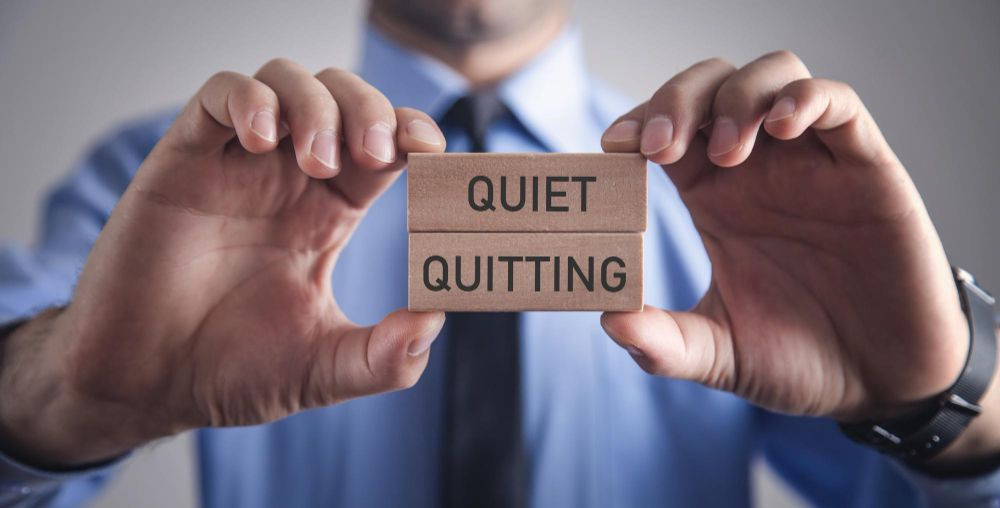 quiet quitting, quiet or quite, penyebab quiet quitting, malas bekerja, gejala quiet quitting, ciri ciri quiet quitting, tanda quiet quitting, burn out, krisis identitas, mental health, psikolog, yesdok