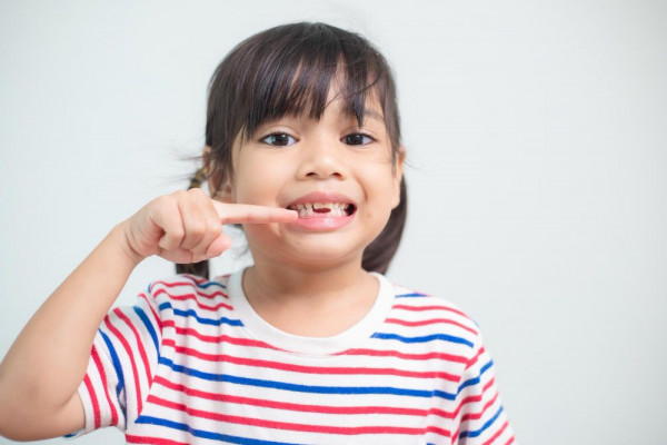 kapan bayi tumbuh gigi, berapa hari rasa sakit tumbuh gigi bungsu, berapa lama gigi bungsu tumbuh, berapa bulan bayi tumbuh gigi, kapan gigi bungsu tumbuh, berapa lama bayi rewel saat tumbuh gigi, yesdok