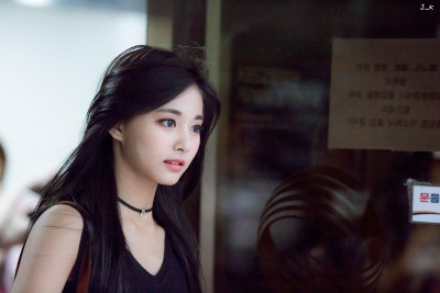 Tips Menjaga Rambut Tetap Hitam Alami