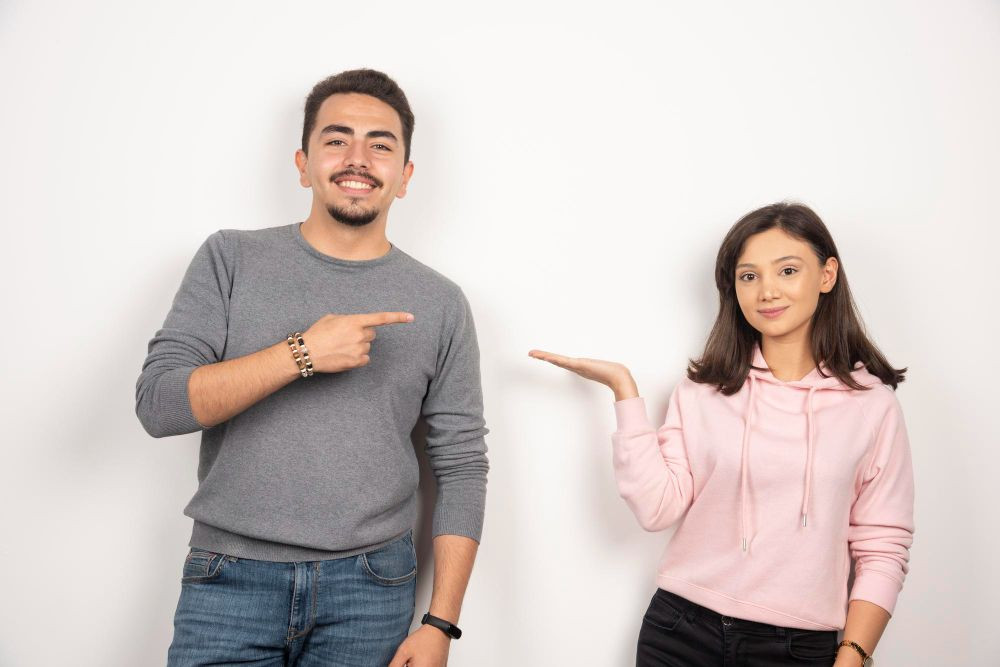 cara menarik perhatian pria, cara menarik perhatian suami, cara menarik perhatian wanita, menarik perhatian, cara menarik perhatian cewek, cara menarik perhatian orang, yesdok