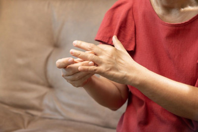 5 GEJALA ARTRITIS PSORIATIK PADA TUBUH