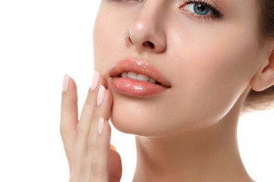 8 CARA MEMERAHKAN BIBIR, SIMAK YUK!