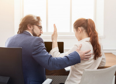 KORBAN SEXUAL HARRASHMENT KENAPA GAK BERANI SPEAK UP? SIMAK PENYEBABNYA
