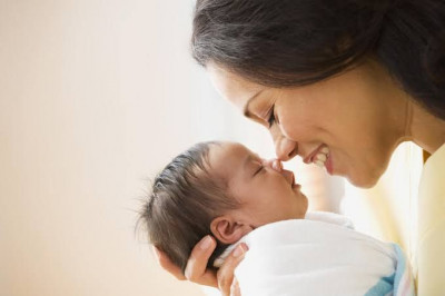 Cara Mudah Menstimulasi Perkembangan Otak Bayi Sejak Dini