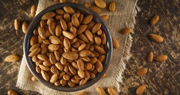 Ganti Camilan Anda dengan Kacang Almond!