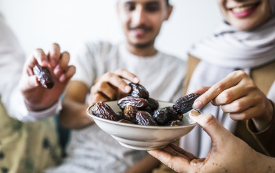 KURMA BISA MENINGKATKAN KESUBURAN? CARI TAHU 5 MANFAAT KURMA YUK!