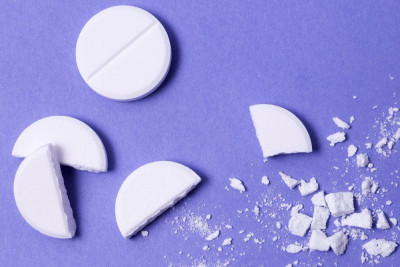 Bolehkah Obat Tablet Digerus? Ini 7 Fakta dan Dampaknya