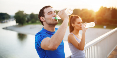 Bolehkah Minum Air sambil Berdiri?