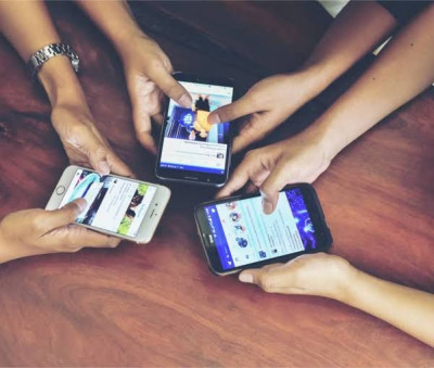 Bahaya Kecanduan Media Sosial