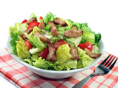 Kurang Bermanfaat, Hindari Pilihan Topping Salad Ini