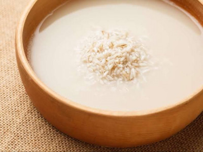 Manfaat Air Bekas Cucian Beras Bagi Kecantikan