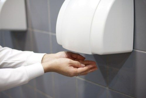 Alat Pengering Tangan yang Ternyata Menyimpan Bahaya Bagi Anak