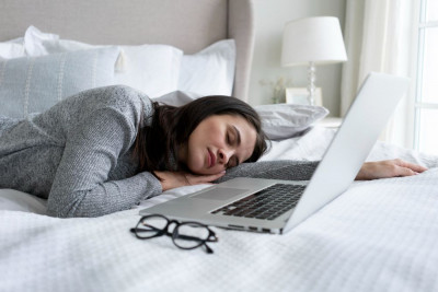 Tetap Segar Saat Berpuasa: Tips Mengatur Jam Tidur agar Tidak Gampang Ngantuk