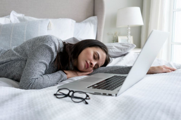 kurang tidur di bulan ramadan, efek kurang tidur, cara mengatur jam tidur, cara mengatur jam tidur di bulan ramadan, yesdok, videocalldokter, 24jam, konsultasi
