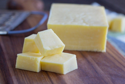 Keju Cheddar, Si Gurih Nikmat Penuh Manfaat