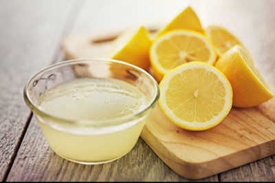 Manfaat Minum Air Lemon di Pagi Hari