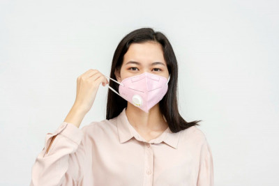 PAKAI MASKER BISA BIKIN JERAWAT MAKIN PARAH, MITOS ATAU FAKTA 