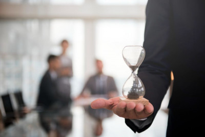 ATUR TIME MANAGEMENT KAMU DENGAN 8 CARA INI AGAR TETAP PRODUKTIF